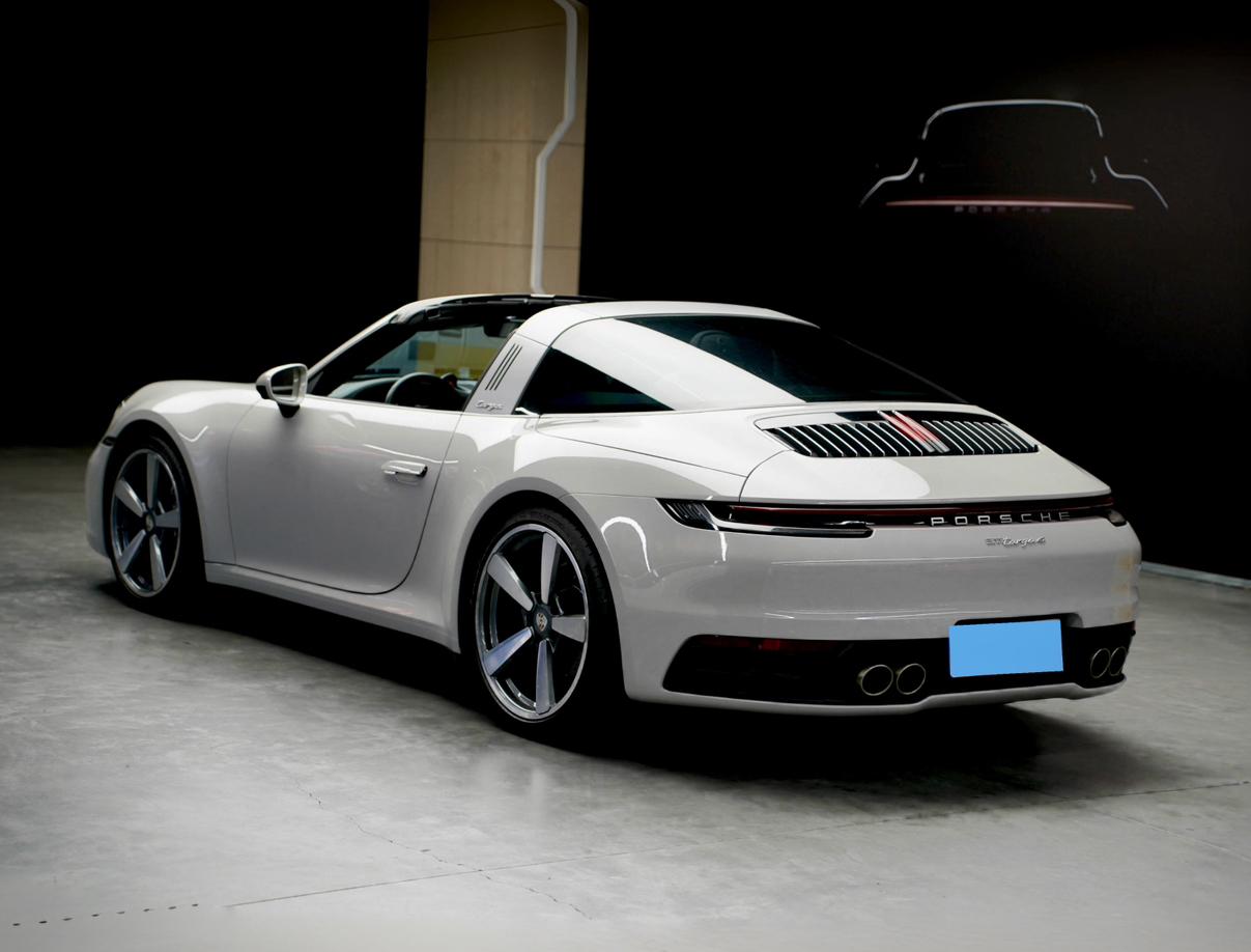 Porsche 911 2022 thumb 2