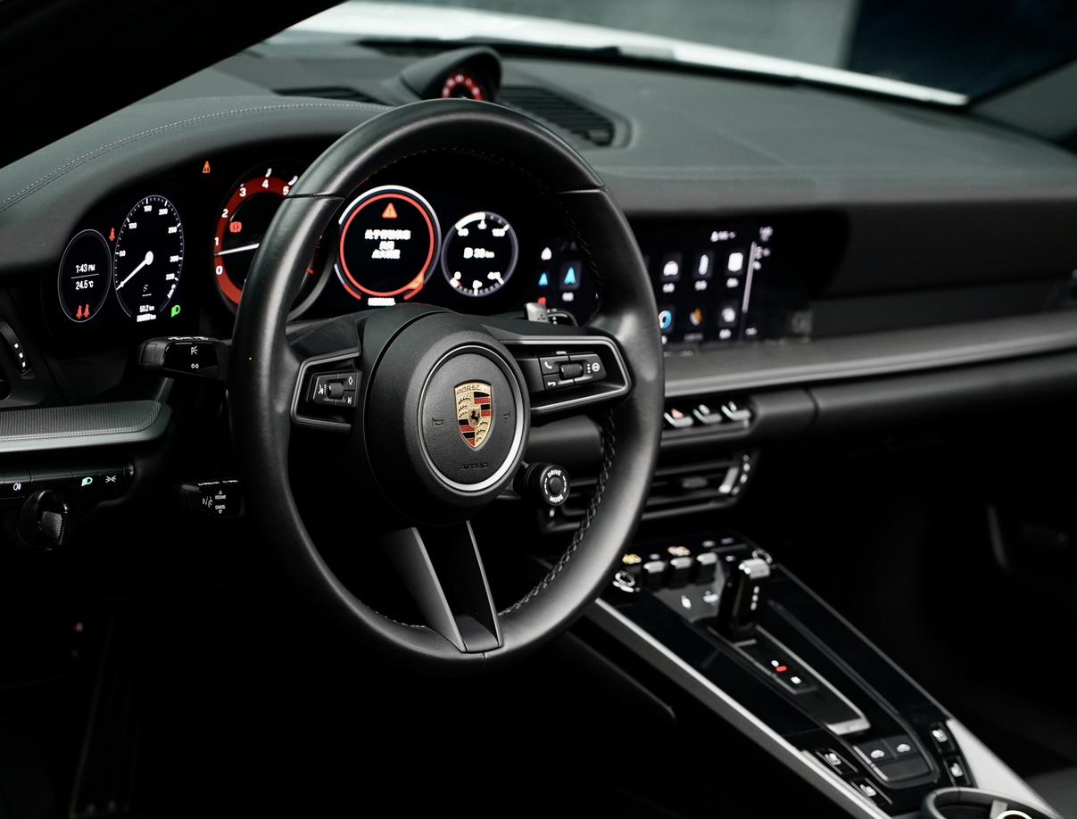 Porsche 911 2022 thumb 10