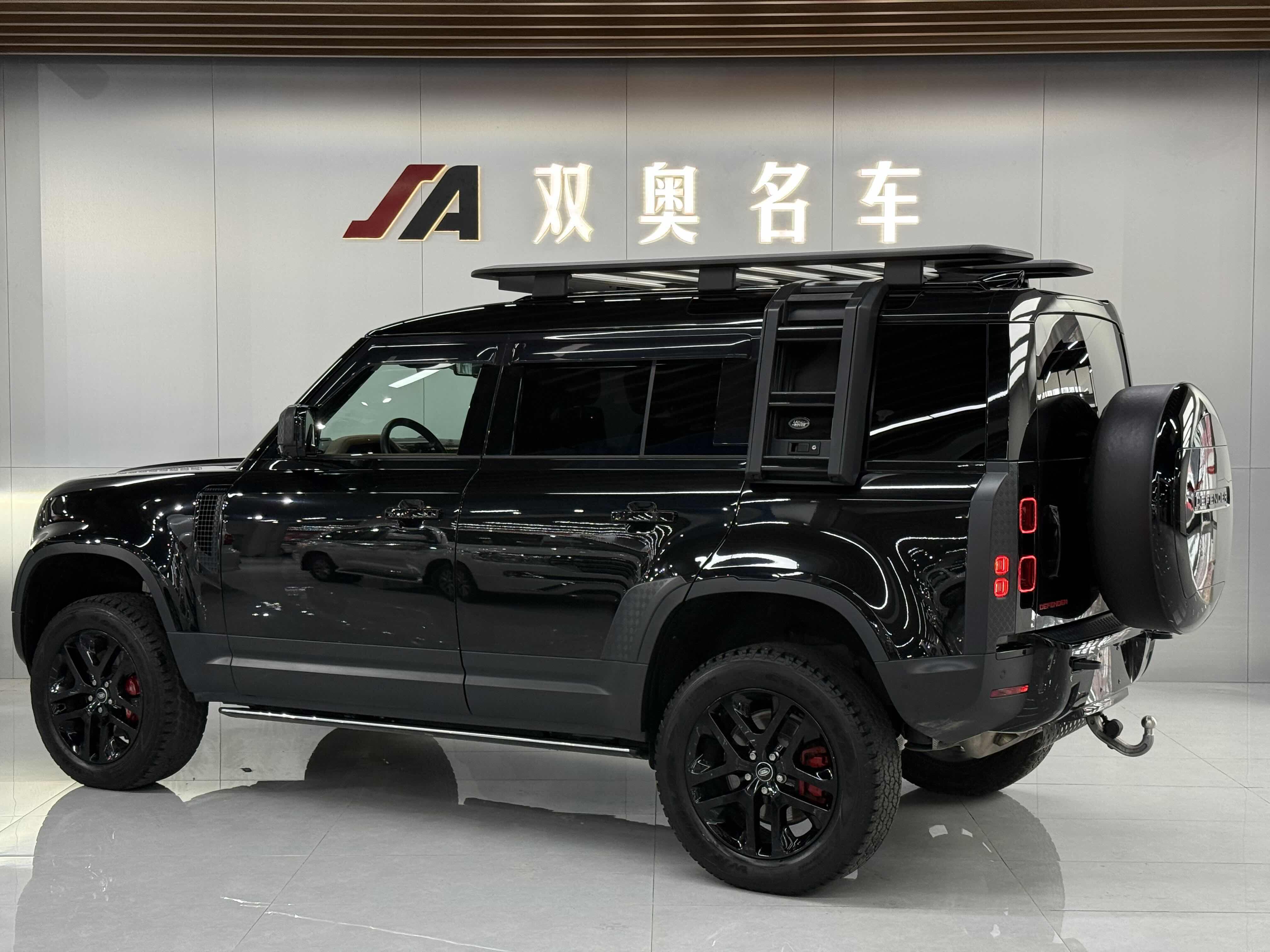 Land Rover Defender 2023 thumb 2