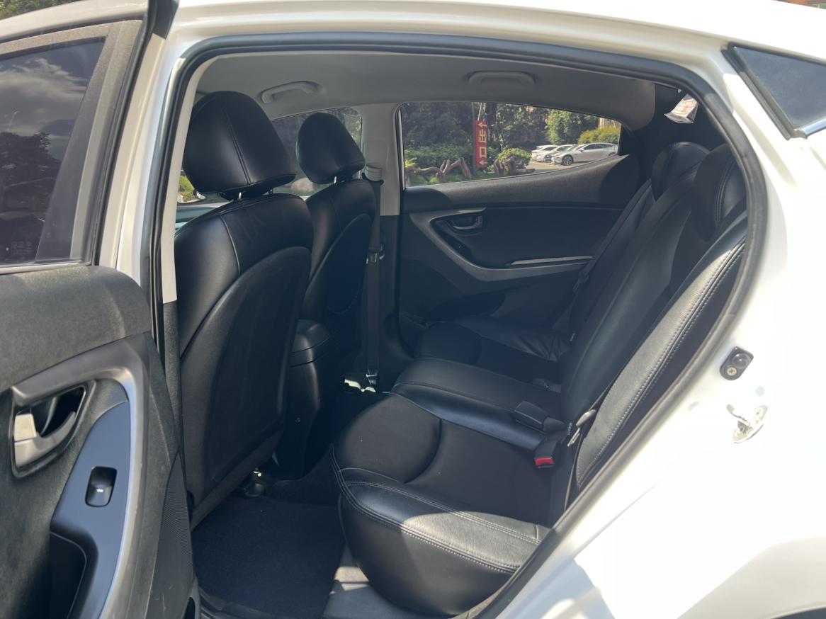 Hyundai Elantra 2016 thumb 10