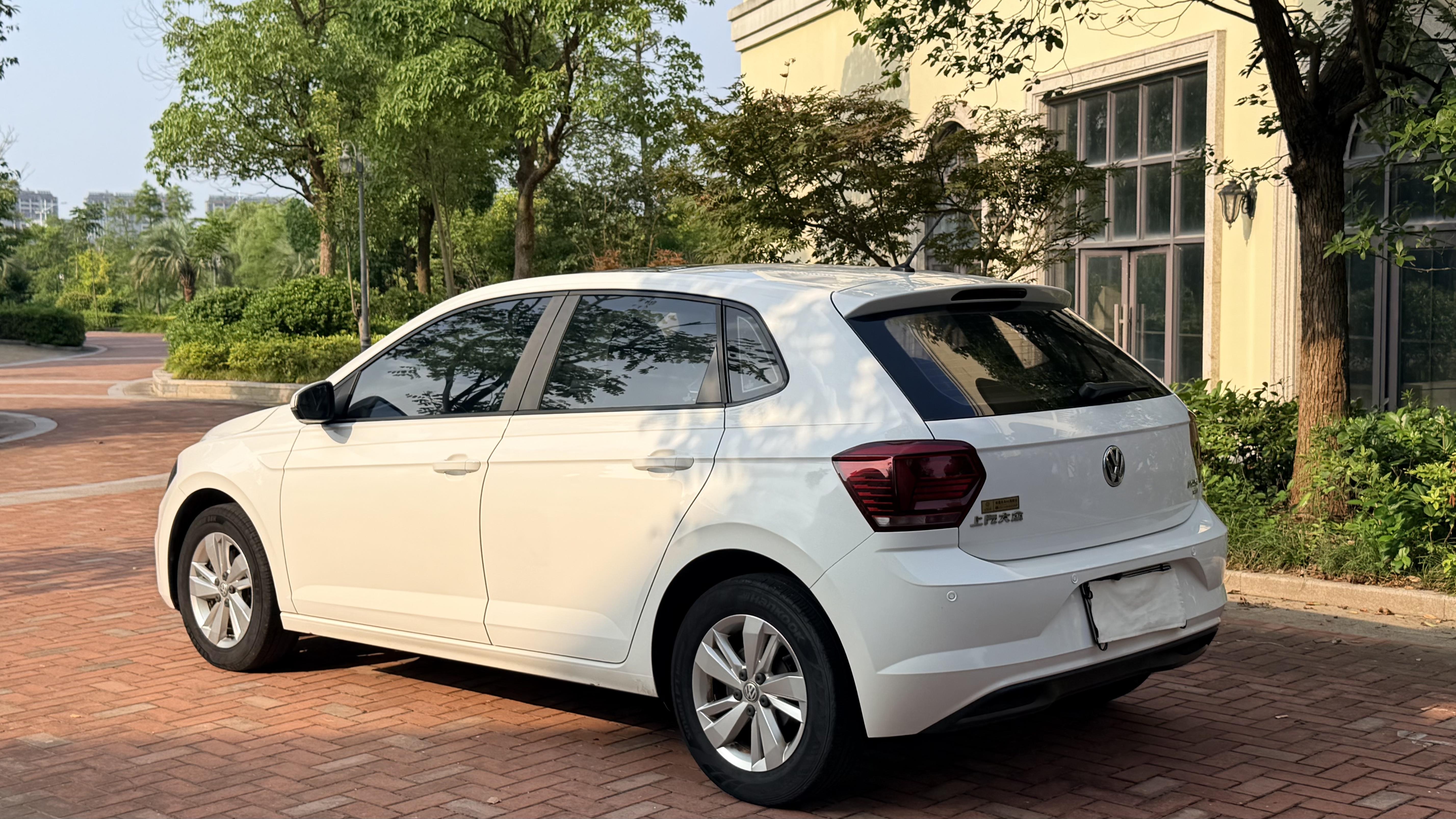 Volkswagen Polo 2019 thumb 2