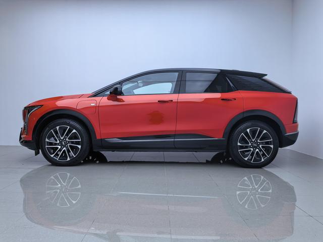 Cadillac Lyriq 2024 thumb 2