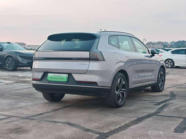 Volvo XC70 2026 thumb 3