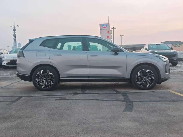 Volvo XC70 2026 thumb 4