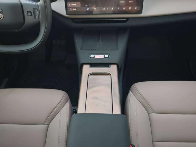 Volvo XC70 2026 thumb 9
