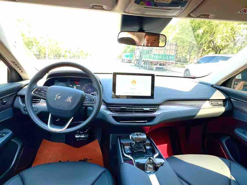 Hongqi E-QM5 2022 thumb 5