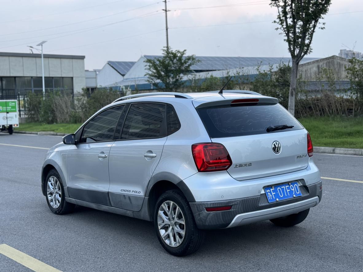 Volkswagen Polo 2014 thumb 2