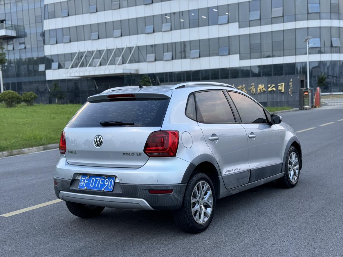 Volkswagen Polo 2014 thumb 4