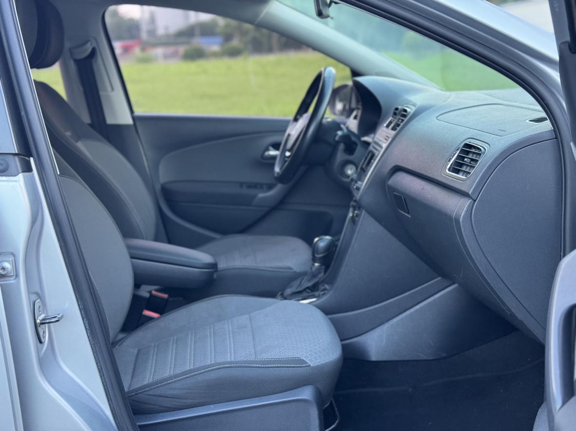Volkswagen Polo 2014 thumb 6