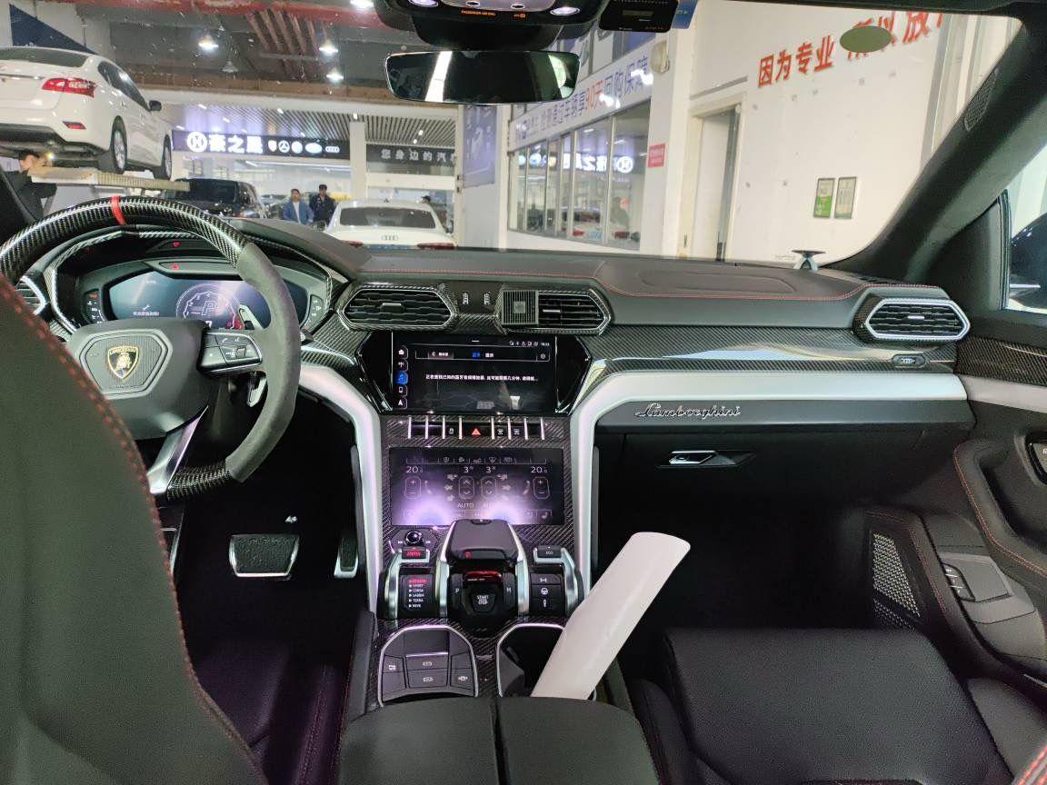 Lamborghini Urus 2021 thumb 6