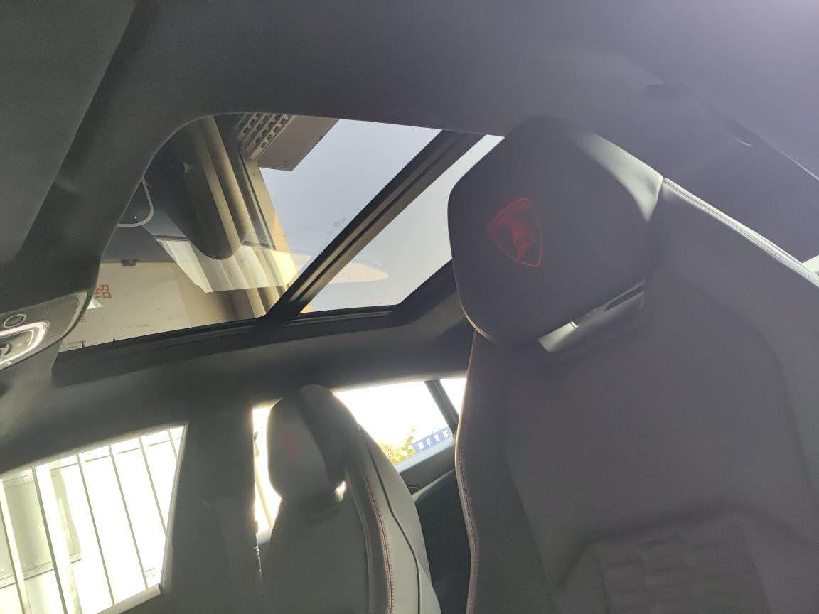 Lamborghini Urus 2021 thumb 9