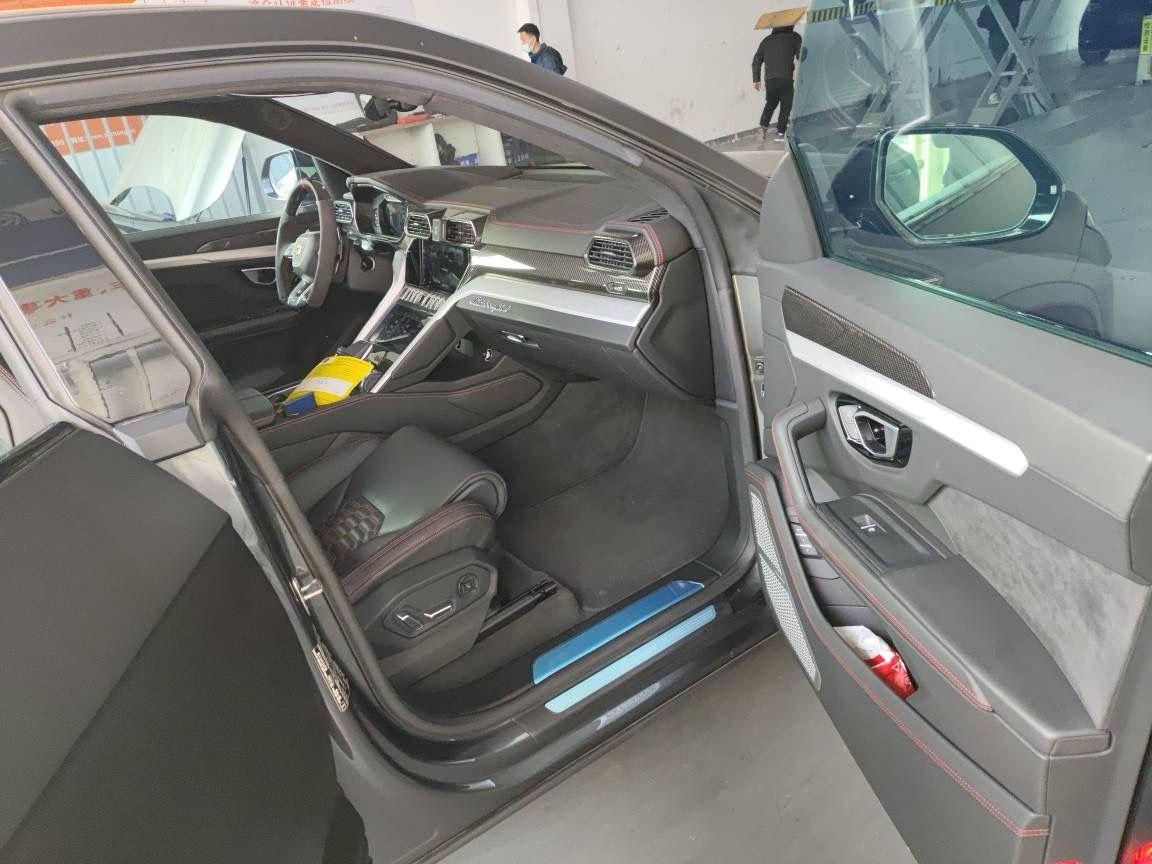 Lamborghini Urus 2021 thumb 10