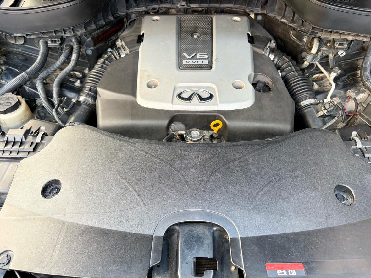 Infiniti QX70 2013 thumb 6
