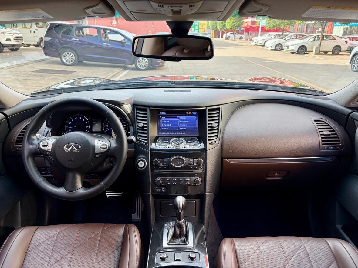 Infiniti QX70 2013 thumb 10