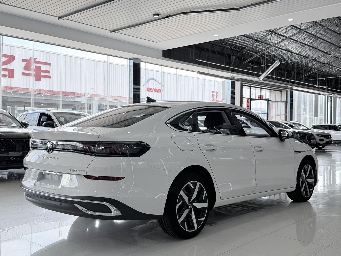 Volkswagen Lamando 2023 thumb 4