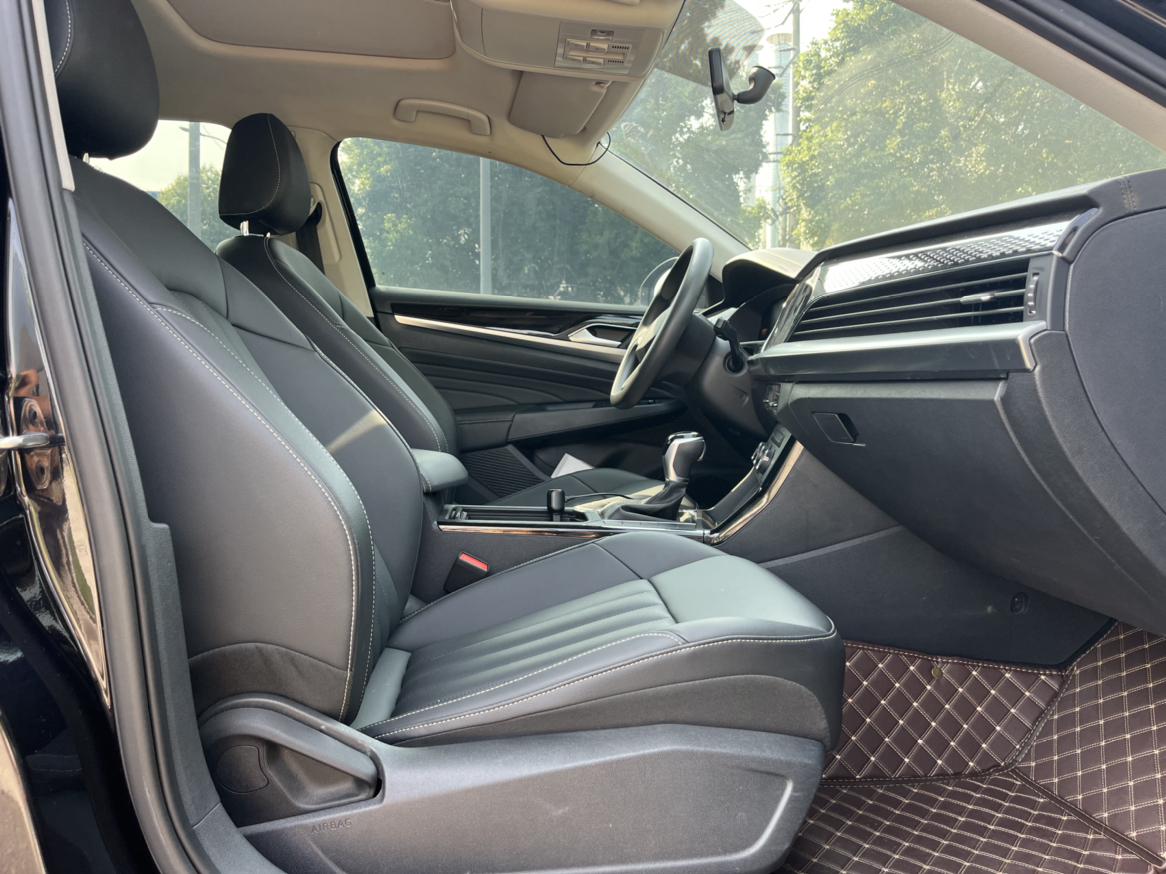 Volkswagen Passat (North America and China) 2022 thumb 11