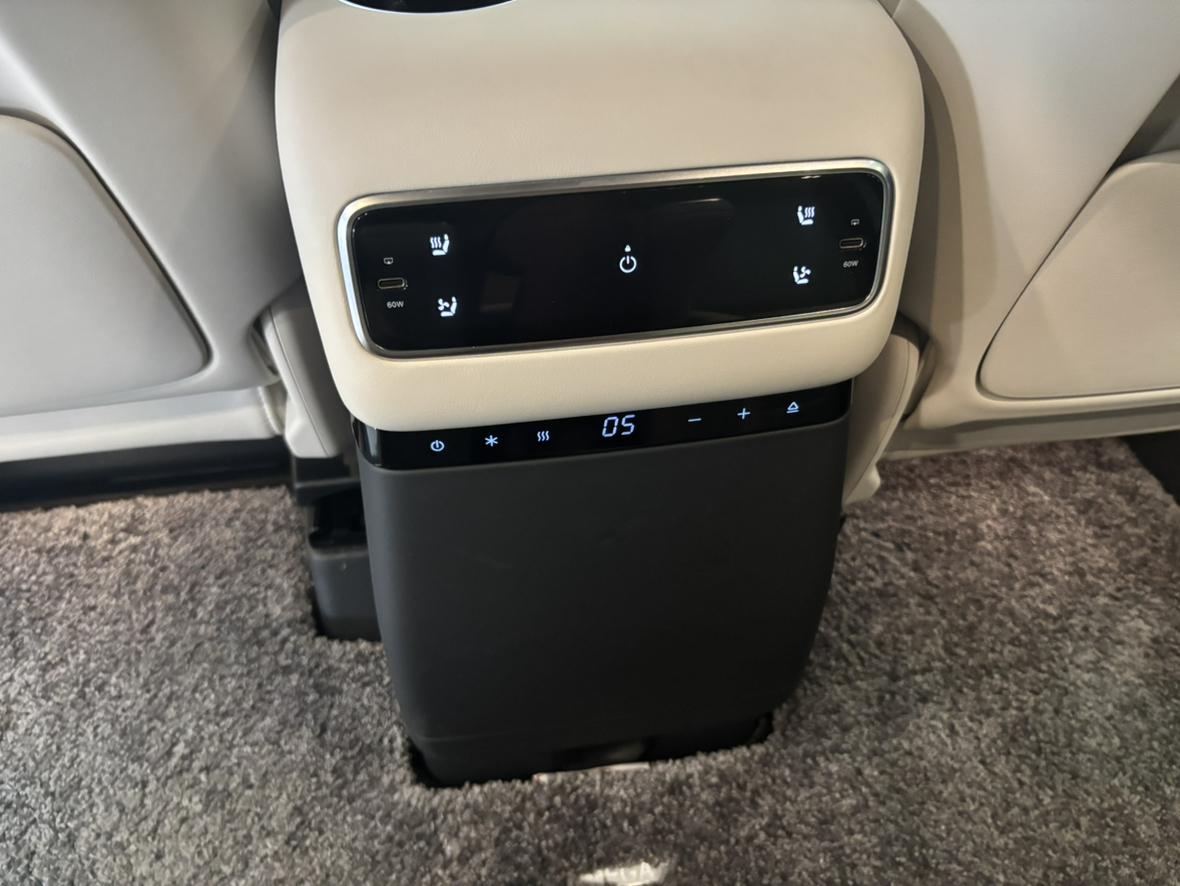 Lixiang (Li Auto) Mega 2024 thumb 5
