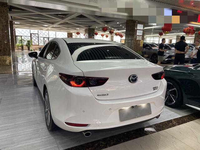 Mazda 3 2022 thumb 2