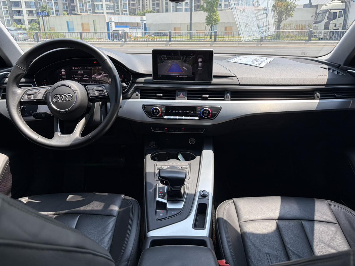 Audi A4 2019 thumb 5