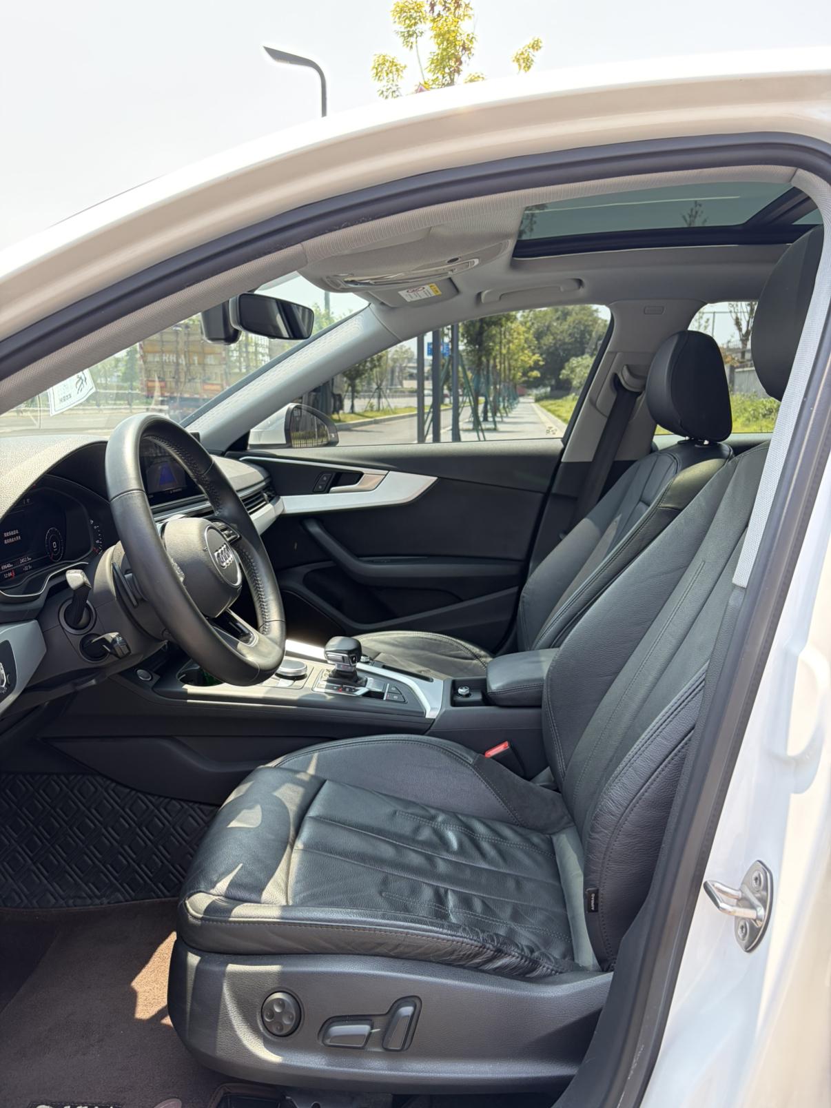 Audi A4 2019 thumb 8