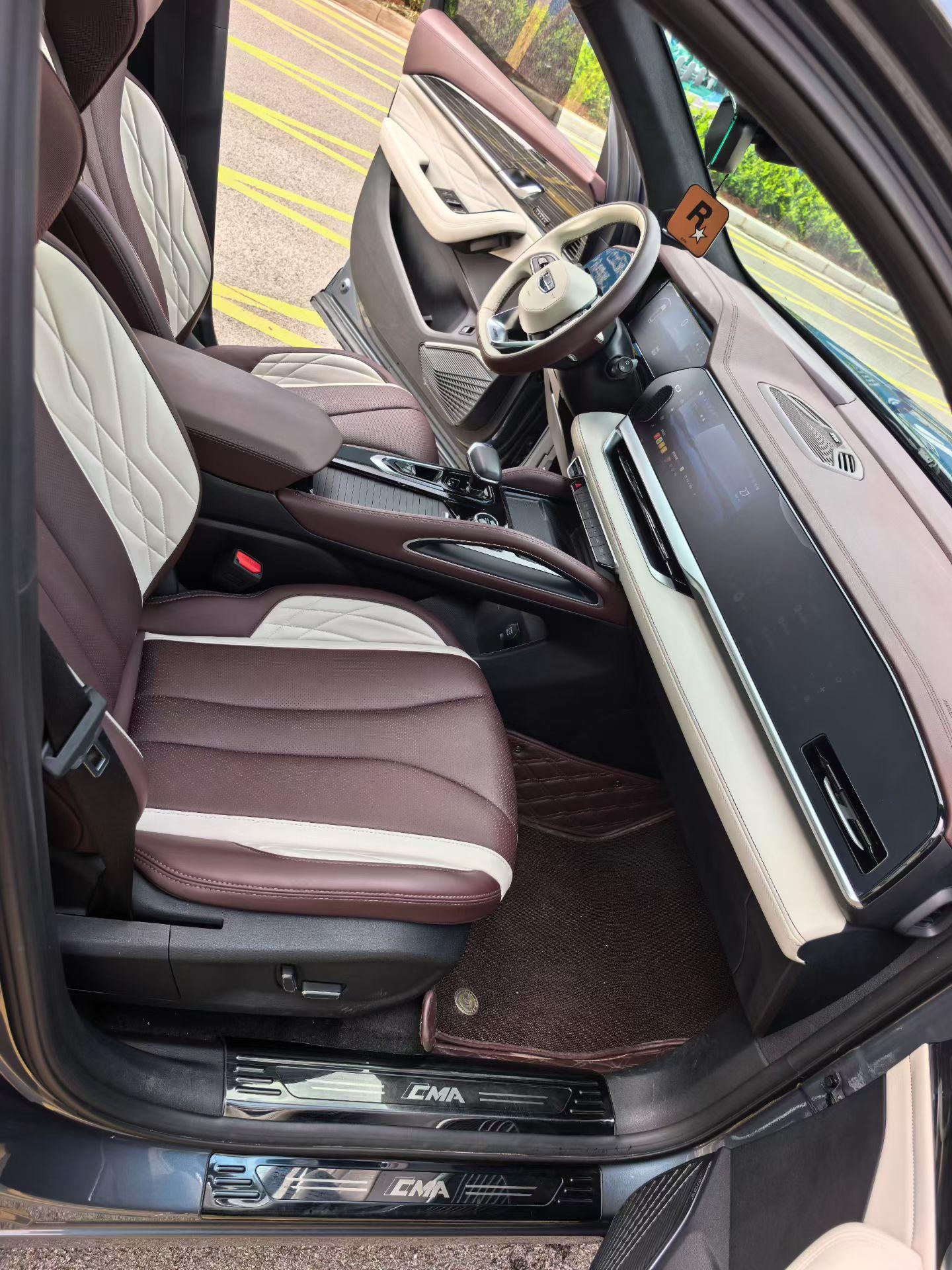 Geely Xingyue L 2021 thumb 3