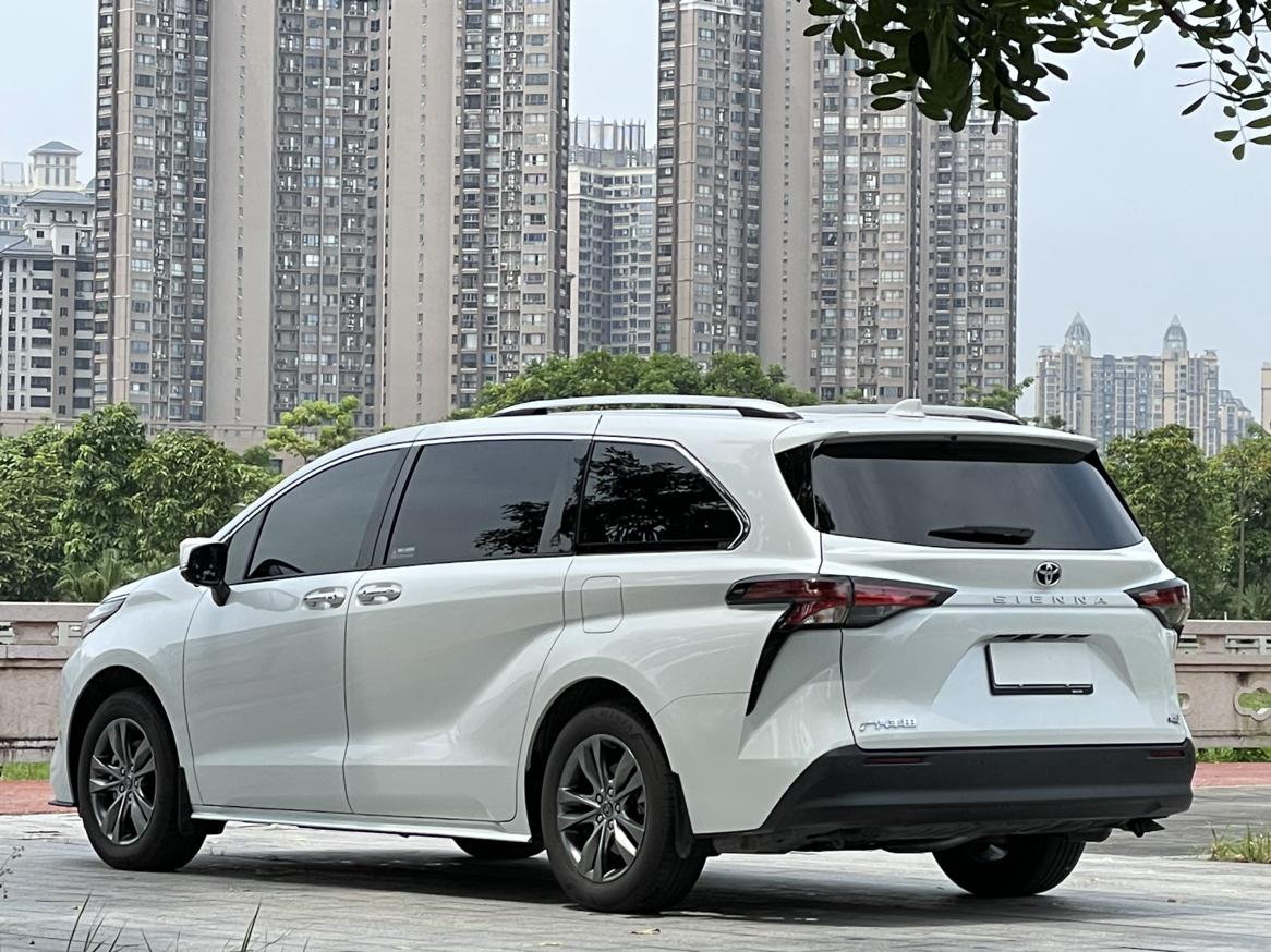 Toyota Sienna 2026 thumb 3