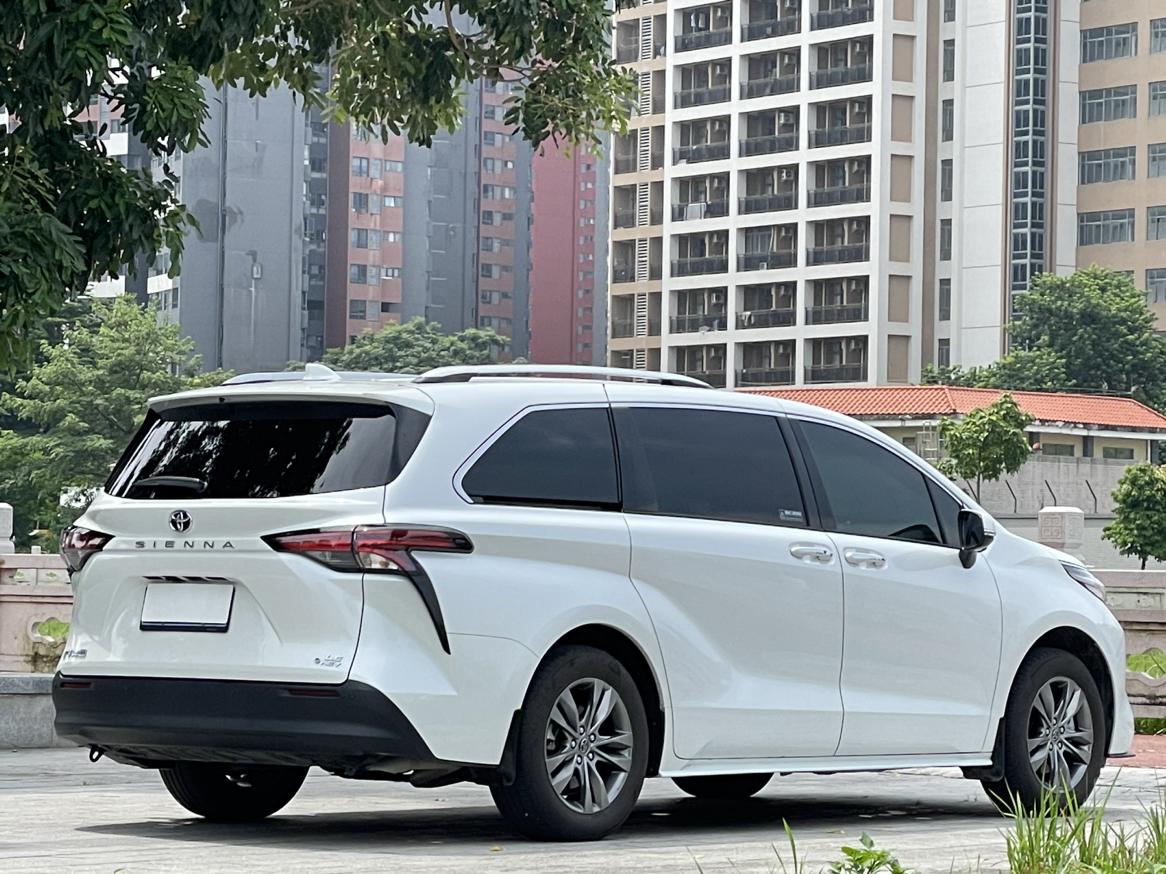 Toyota Sienna 2026 thumb 5