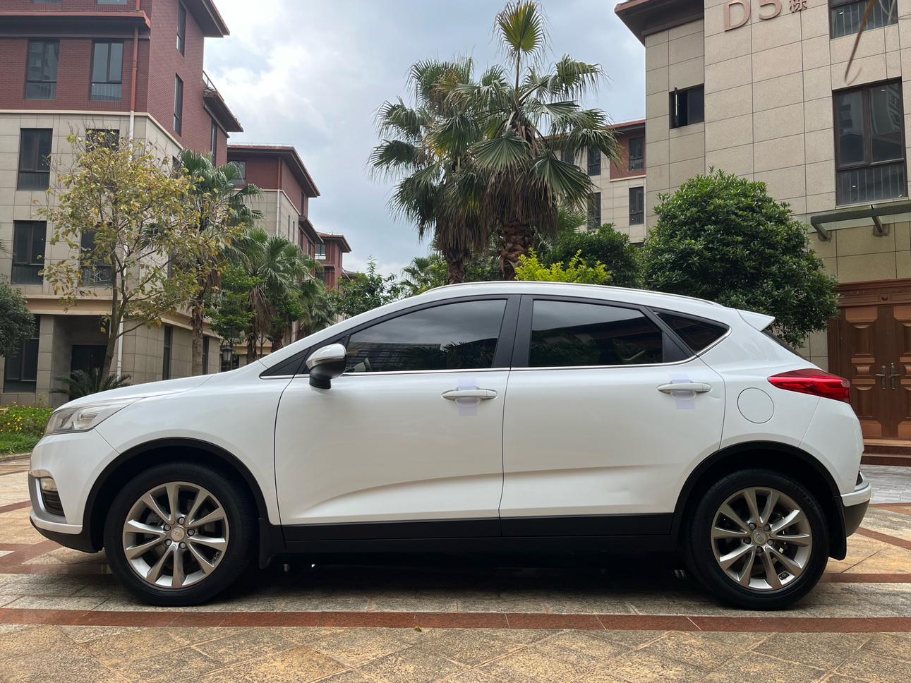 Geely GS 2018 thumb 2