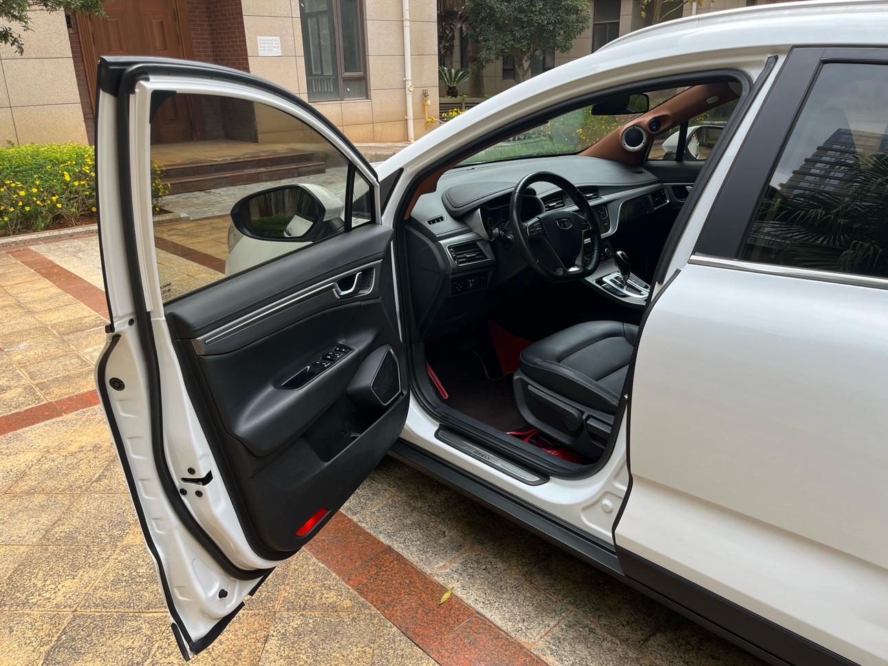 Geely GS 2018 thumb 12