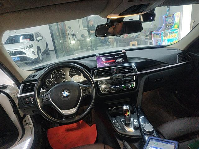BMW 3 серии 2019 thumb 3