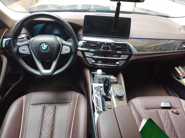 BMW 5 серии 2022 thumb 3