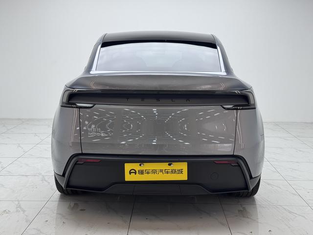 Tesla Model Y 2025 thumb 4