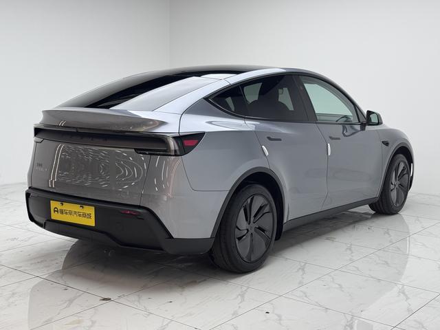 Tesla Model Y 2025 thumb 5
