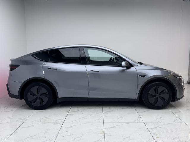 Tesla Model Y 2025 thumb 6