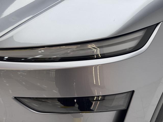 Tesla Model Y 2025 thumb 10