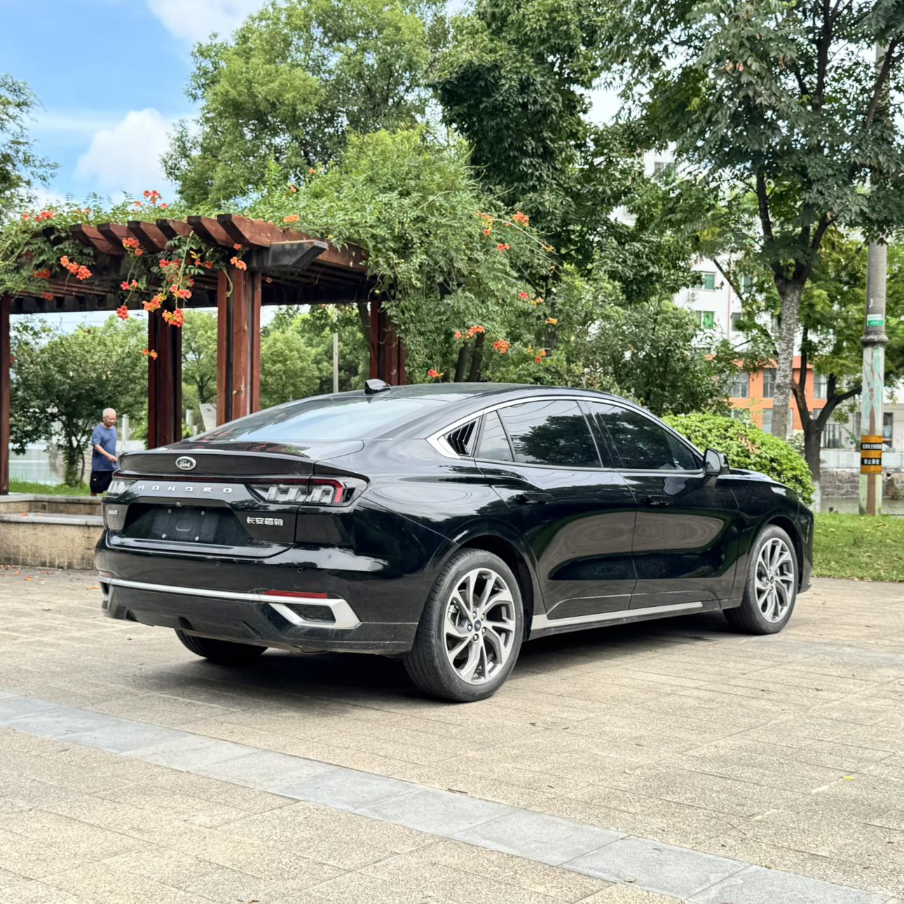 Ford Mondeo 2022 thumb 3