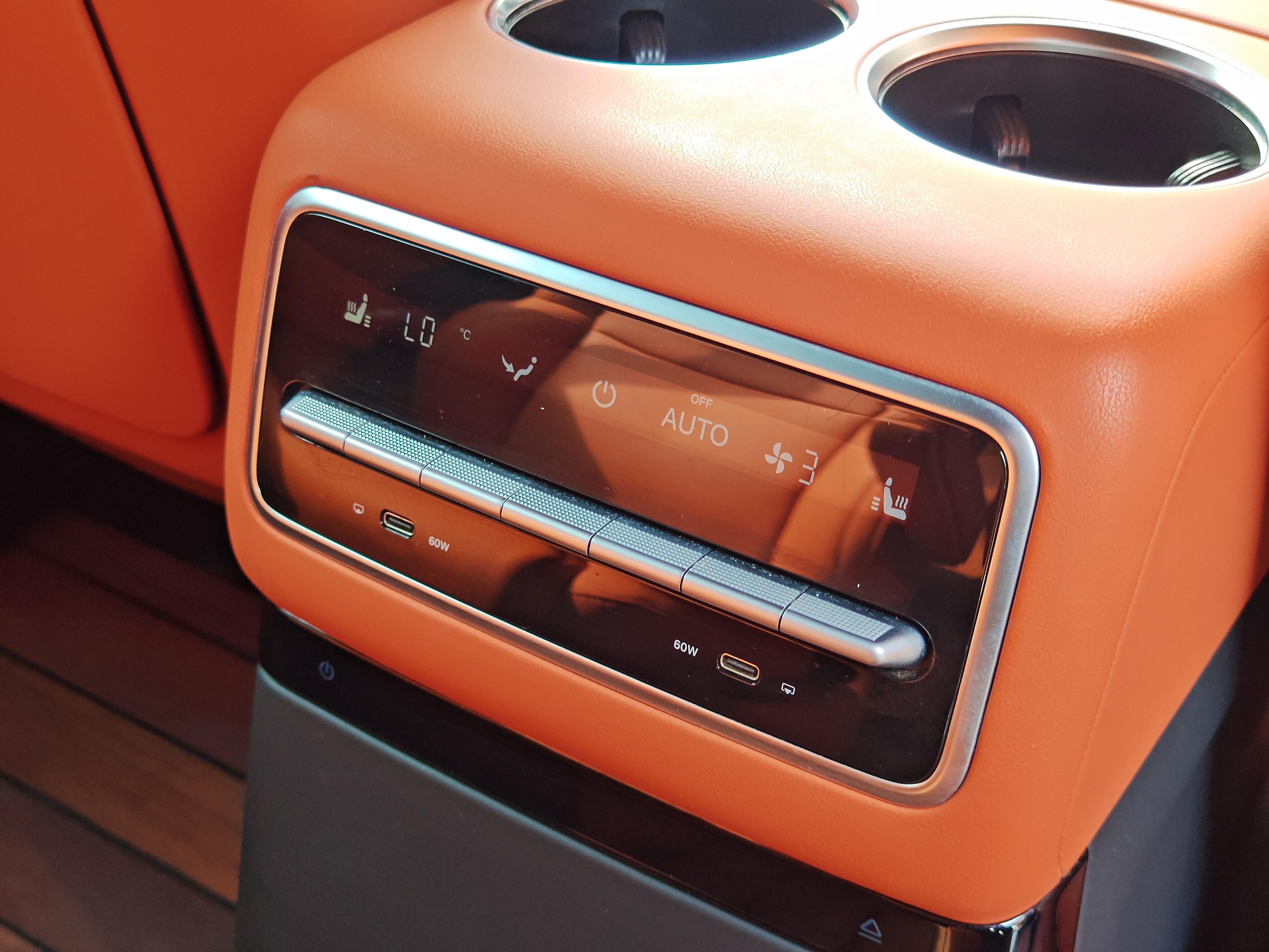 Lixiang (Li Auto) L9 2022 thumb 9