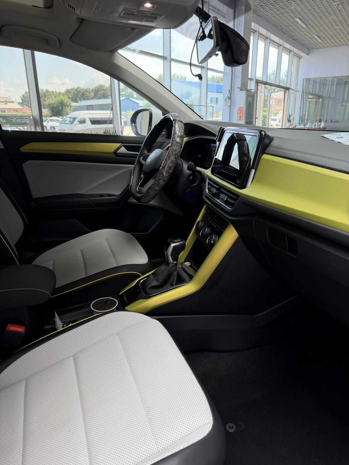 Volkswagen T-Roc 2023 thumb 9