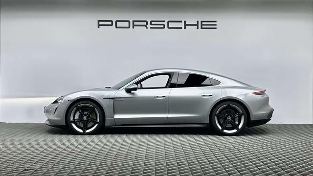 Porsche Taycan 2019 thumb 2