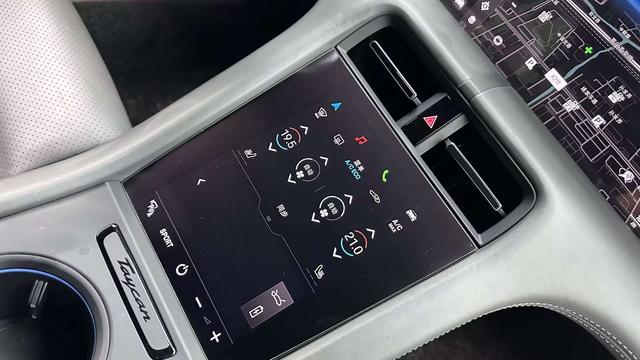 Porsche Taycan 2019 thumb 6