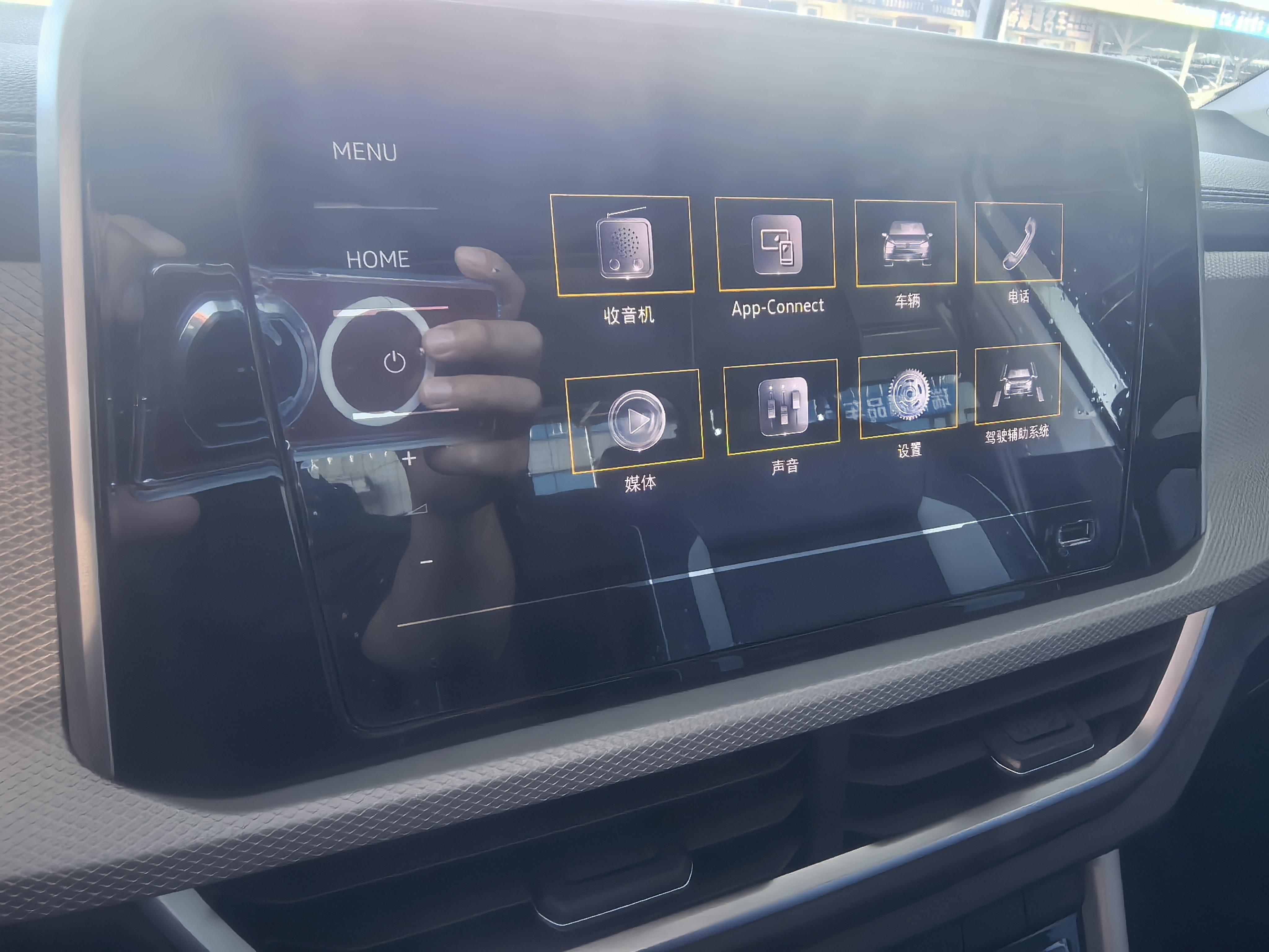 Volkswagen T-Roc 2023 thumb 6