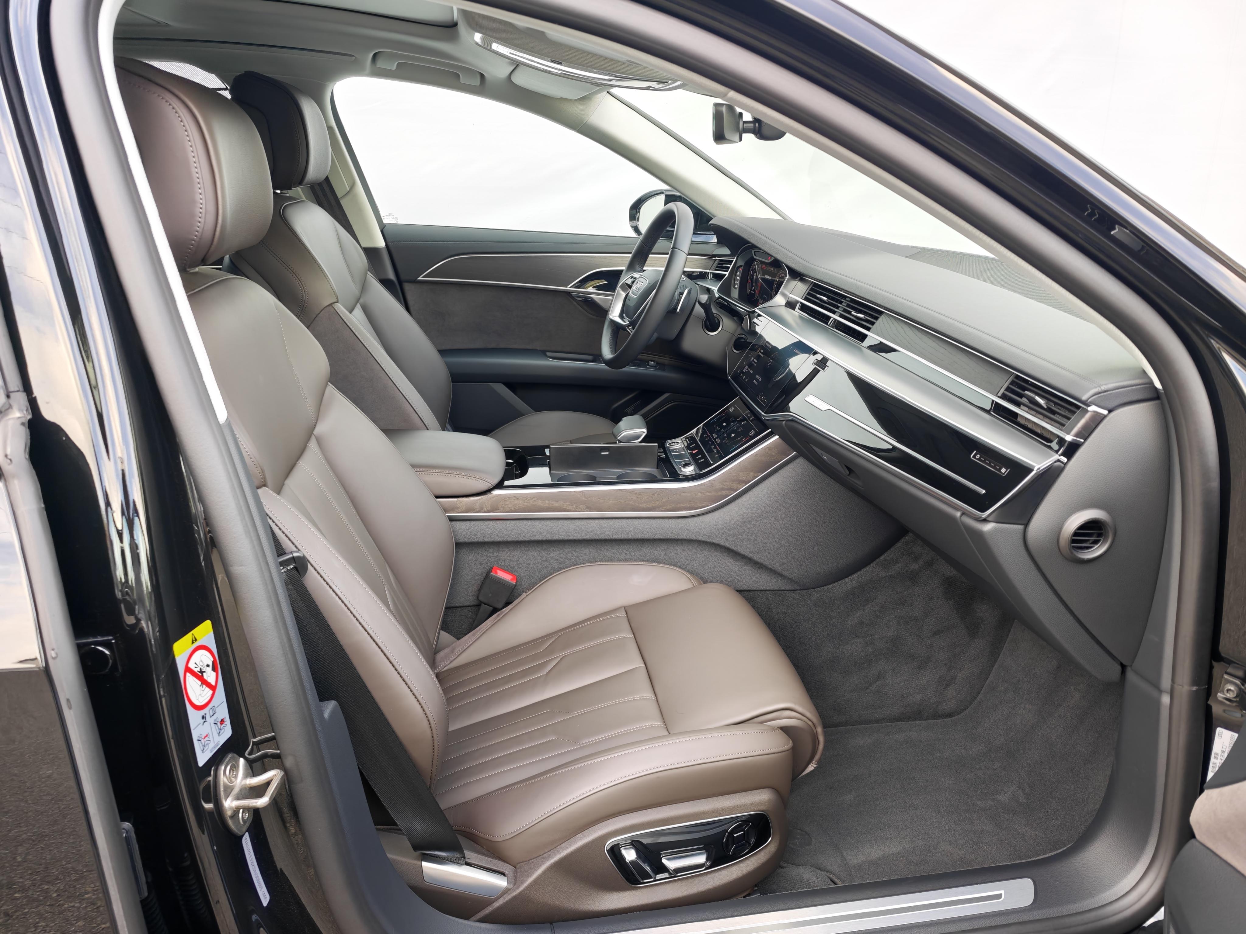 Audi A8 2025 thumb 6
