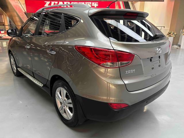 Hyundai ix35 2012 thumb 3
