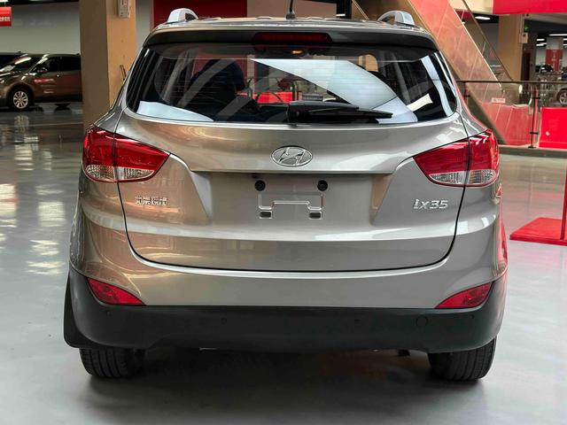 Hyundai ix35 2012 thumb 4