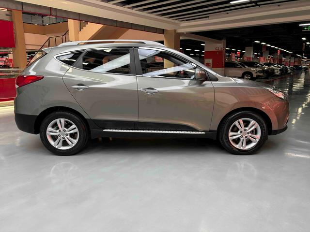 Hyundai ix35 2012 thumb 6