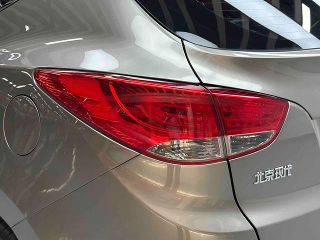 Hyundai ix35 2012 thumb 11