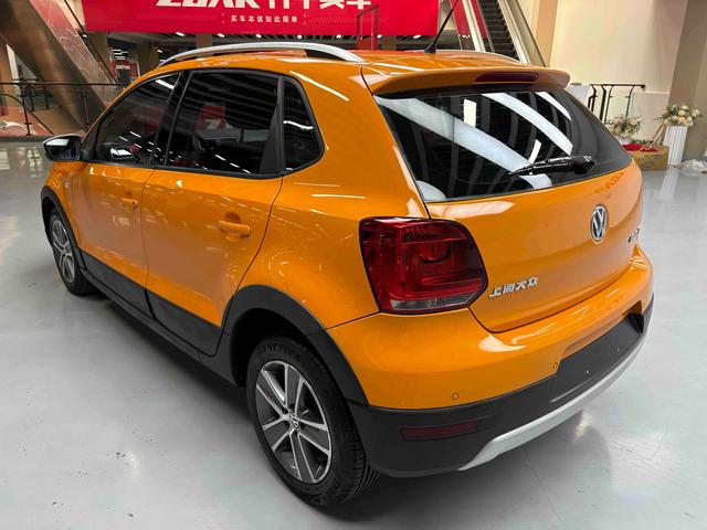 Volkswagen Polo 2012 thumb 3