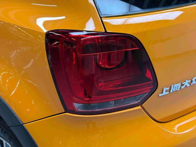 Volkswagen Polo 2012 thumb 11