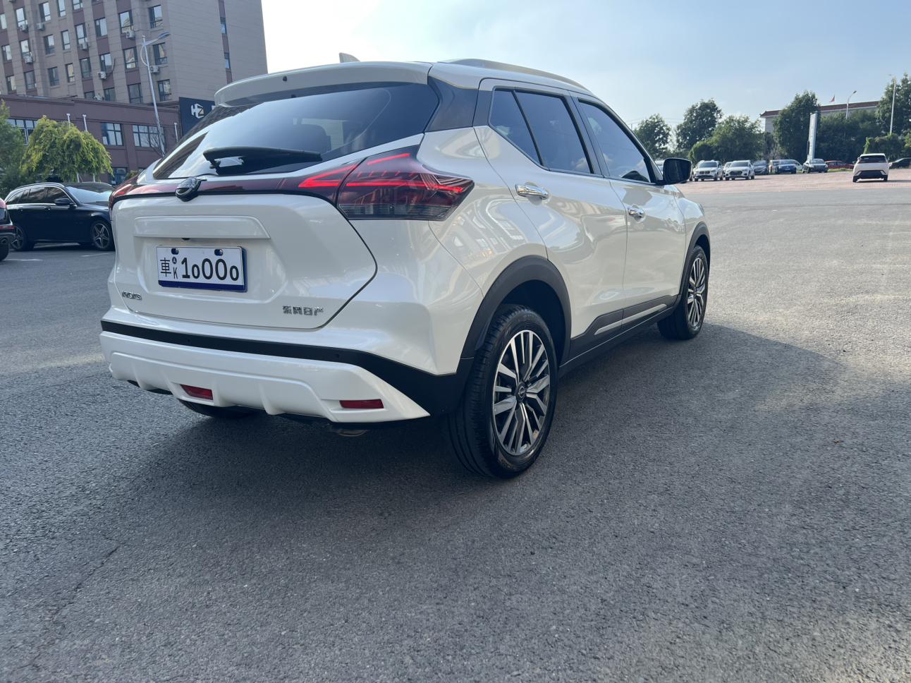 Nissan Kicks 2023 thumb 4
