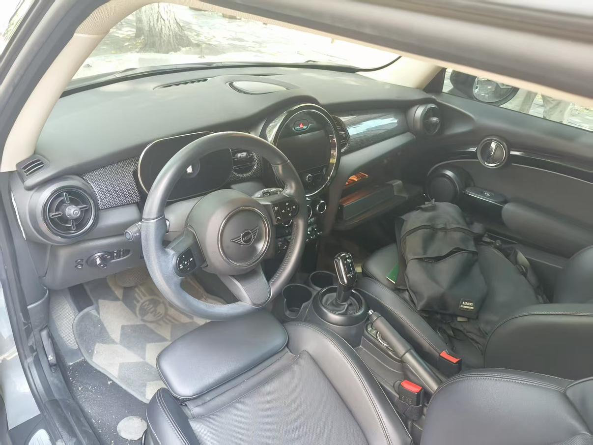 Mini Hatch 2022 thumb 4